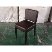 小板型餐椅，皮革軟包椅子
